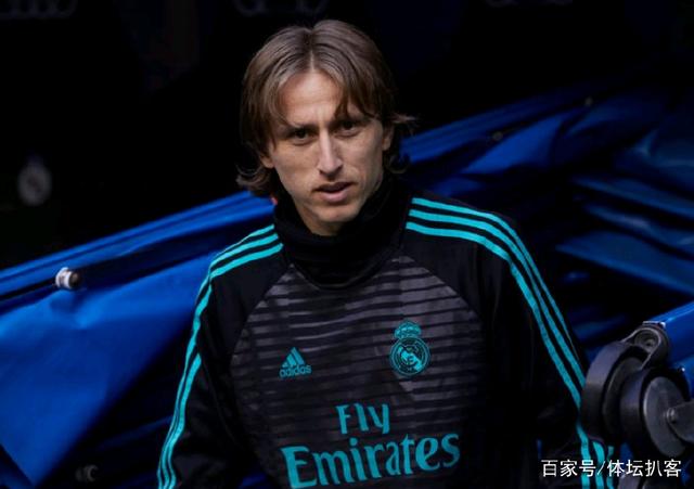 [CBA]王岚嵚强突 强对抗后折叠抛投得手