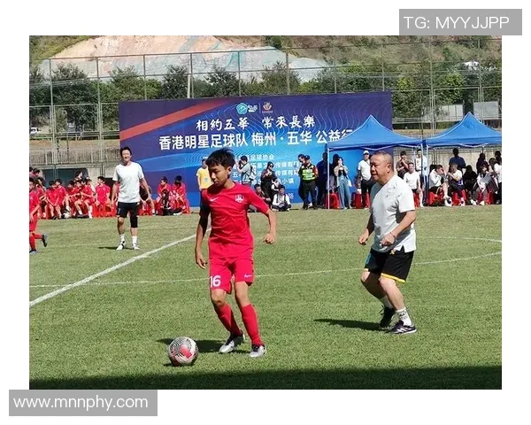 2025 年 10 月：日本大赛（NPB）福冈软银鹰对阵阪神虎，开幕战首发均为本土球员